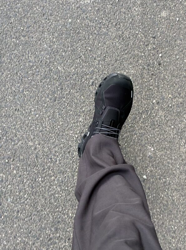 歩いているところ